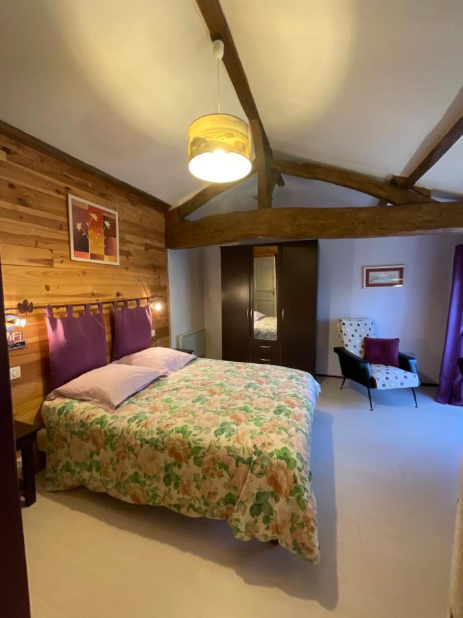Chambres, Table D'Hotes Et Gites Les Mesanges Saint-Jean-de-Sauves Zewnętrze zdjęcie