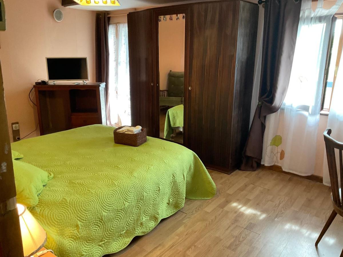 Chambres, Table D'Hotes Et Gites Les Mesanges Saint-Jean-de-Sauves Zewnętrze zdjęcie