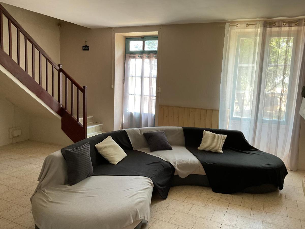 Chambres, Table D'Hotes Et Gites Les Mesanges Saint-Jean-de-Sauves Zewnętrze zdjęcie