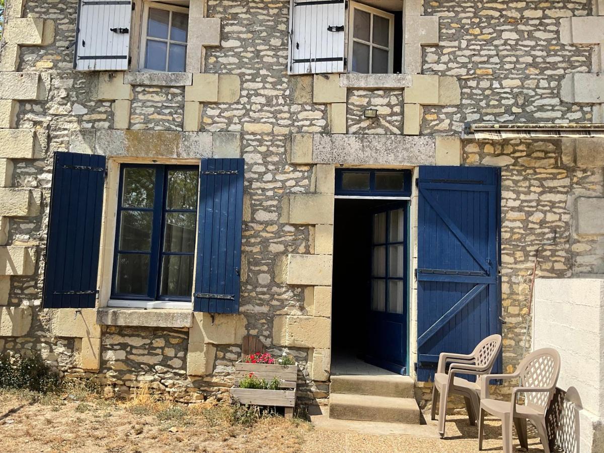 Chambres, Table D'Hotes Et Gites Les Mesanges Saint-Jean-de-Sauves Zewnętrze zdjęcie