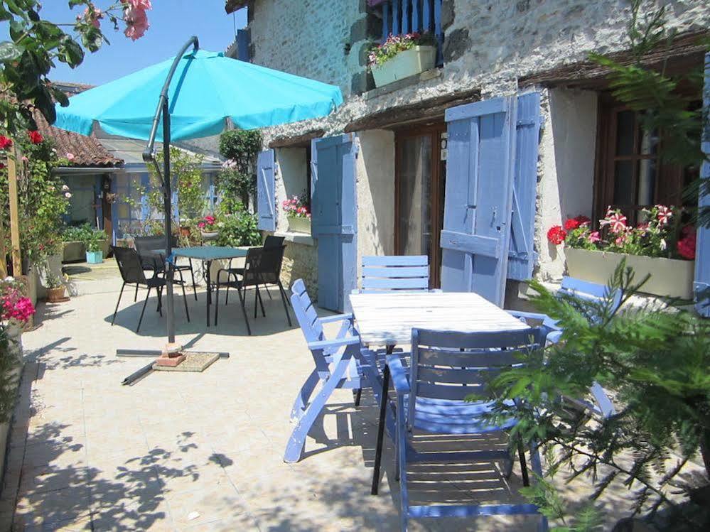 Chambres, Table D'Hotes Et Gites Les Mesanges Saint-Jean-de-Sauves Zewnętrze zdjęcie